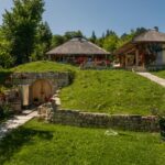 casa thymus curte complex